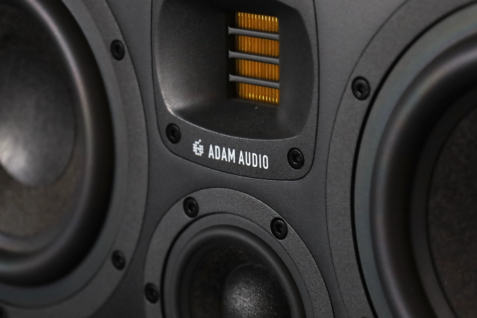 Studio-Monitor für kontrollierte Abhöre
