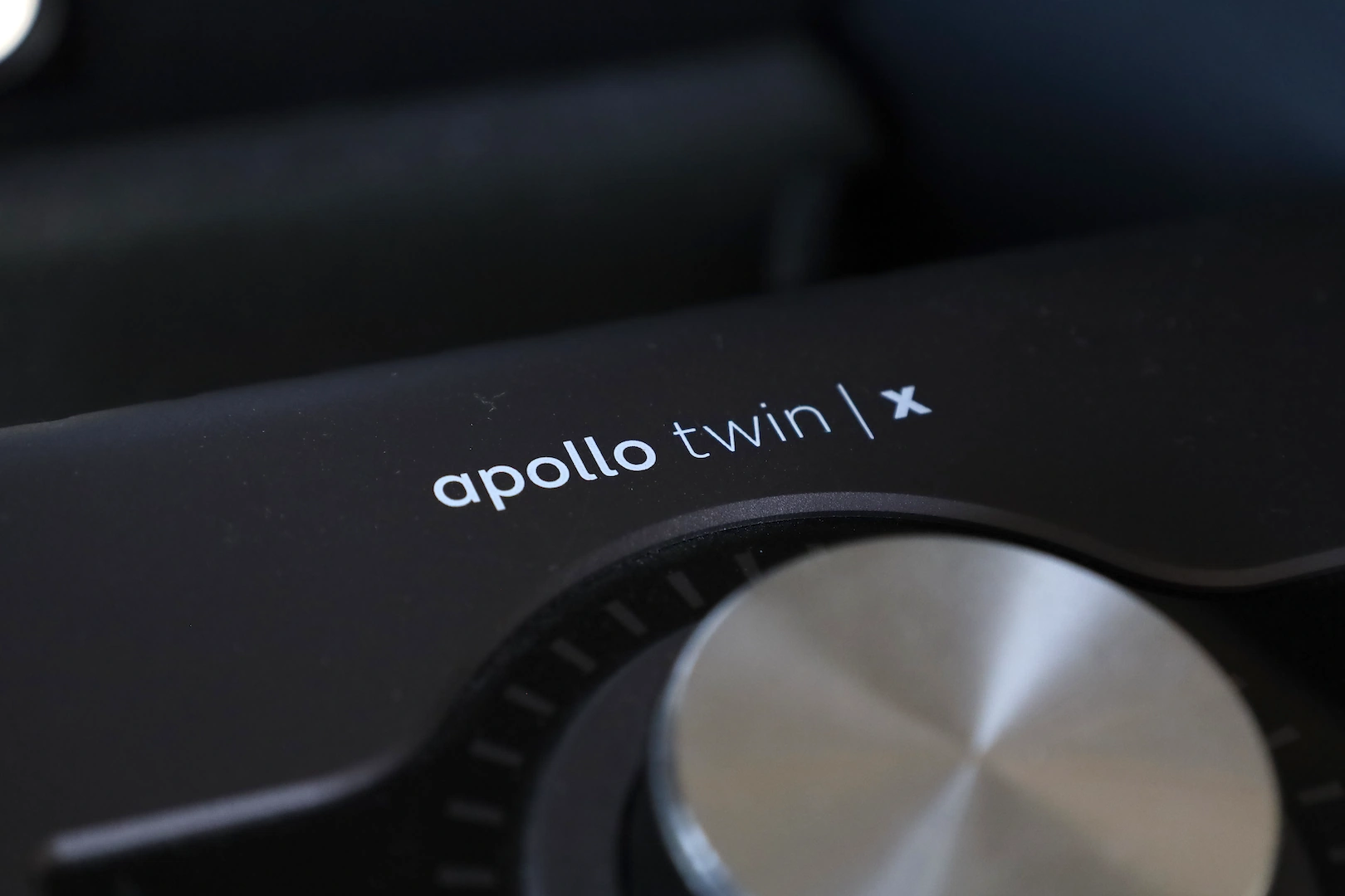 Apollo Twin Audiointerface Detail mit Logo