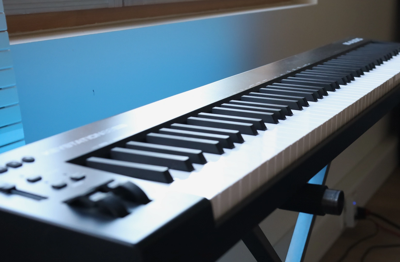 Keyboard im Produktionsbereich des Studios