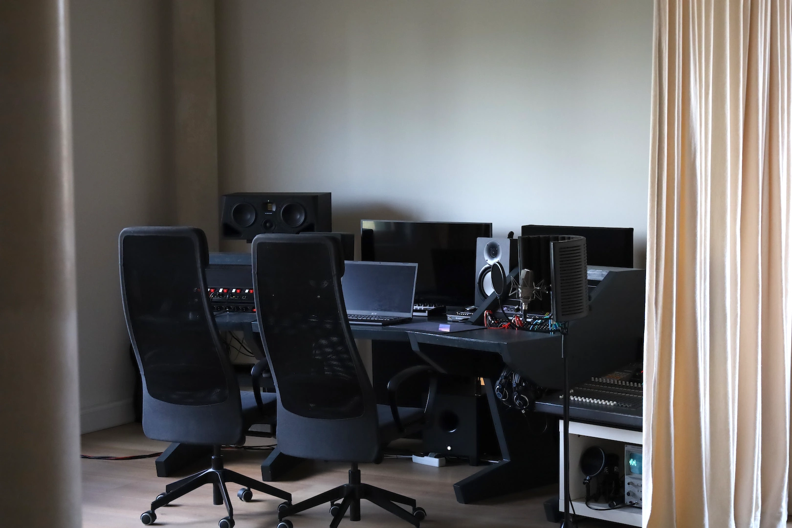Studio-Detail für Recording, Mixing und Mastering